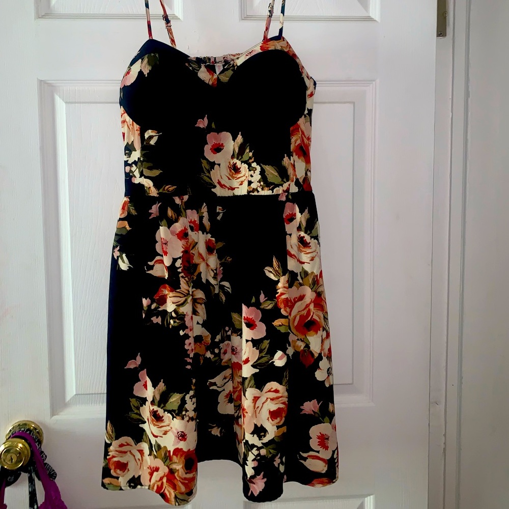 Womens dress with built in pads and adjustable straps